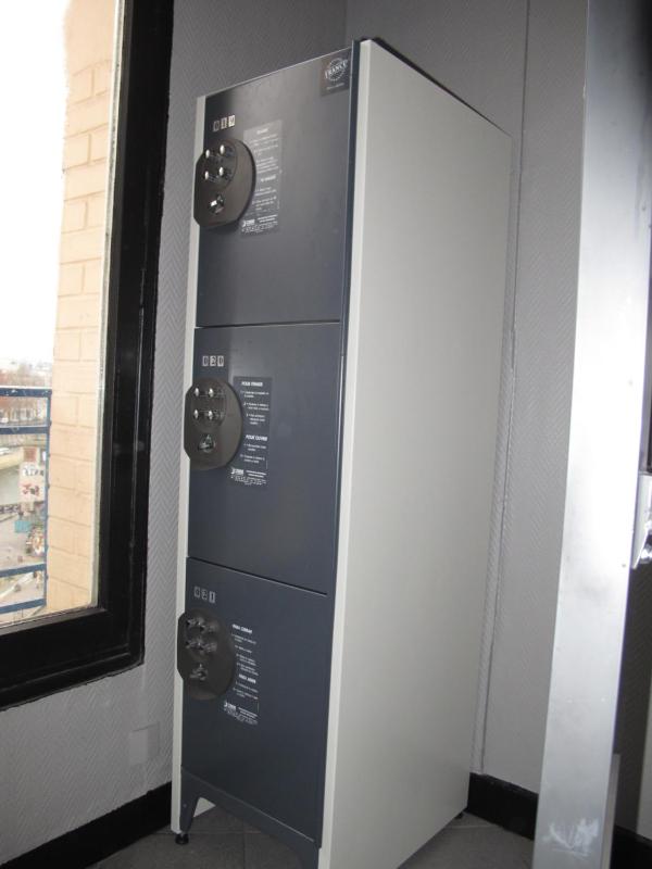 Single Bed in Triple Room with Shared Toilet image 4