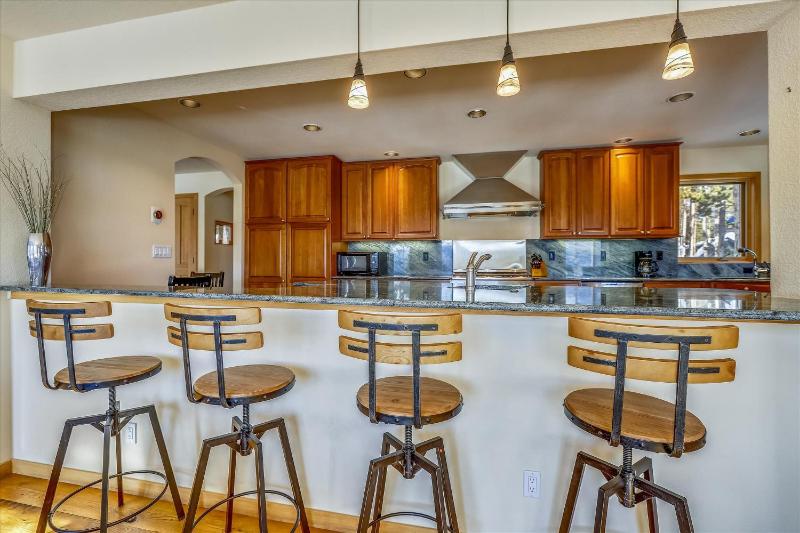 The Duck House: Ski In / Out Breckenridge Home with Hot Tub and Sauna - image 17