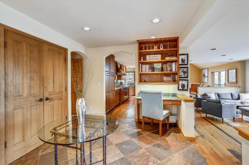 The Duck House: Ski In / Out Breckenridge Home with Hot Tub and Sauna - image 32