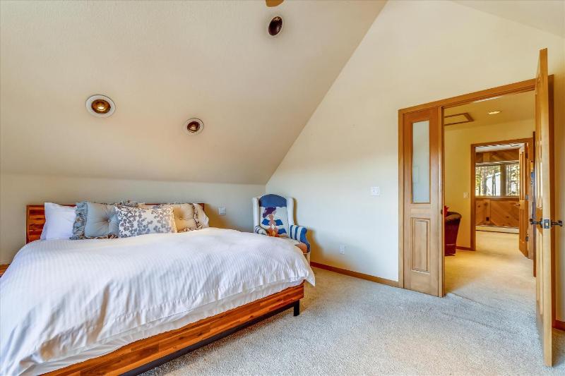 The Duck House: Ski In / Out Breckenridge Home with Hot Tub and Sauna - image 28
