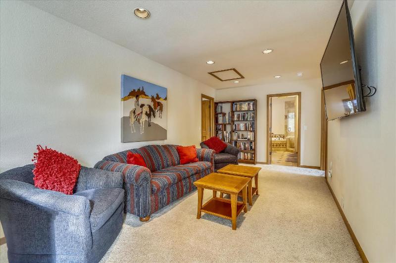 The Duck House: Ski In / Out Breckenridge Home with Hot Tub and Sauna - image 24