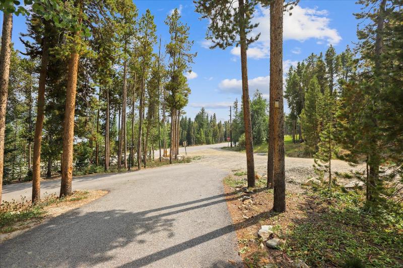 The Duck House: Ski In / Out Breckenridge Home with Hot Tub and Sauna - image 35