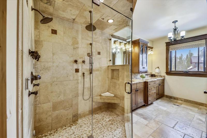 The Great Escape: Breckenridge Home with Hot Tub and Mountain Views - image 6