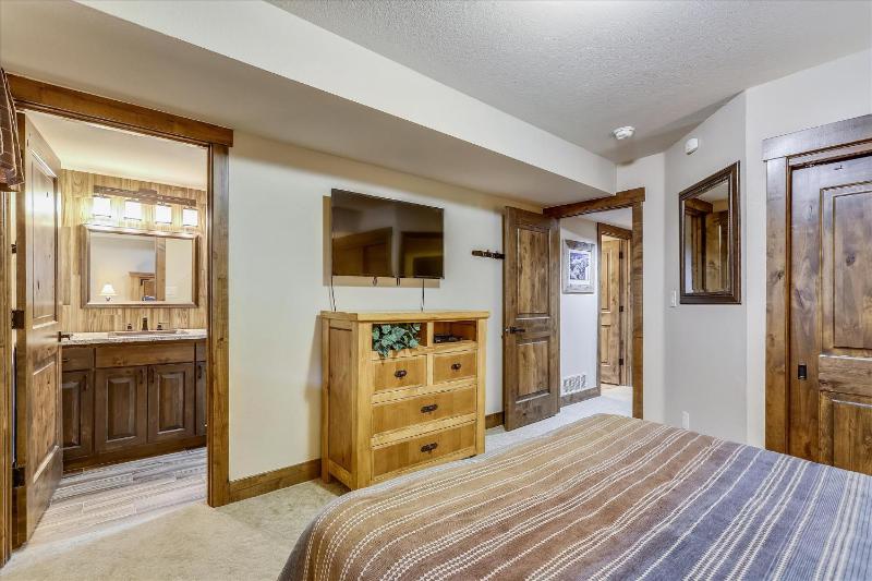 Village Point 109: Breckenridge Townhome with Private Hot Tub Near Peak 9 - image 22