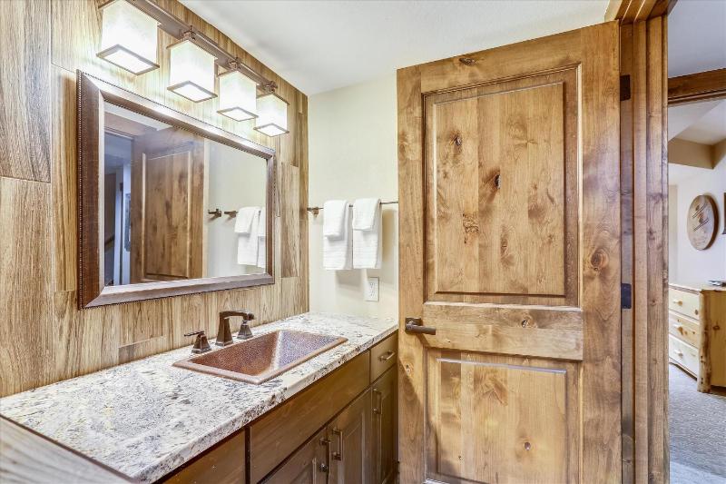 Village Point 109: Breckenridge Townhome with Private Hot Tub Near Peak 9 - image 27