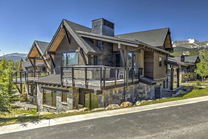 Wintours Leap has easy ski access and private hob! - image 28