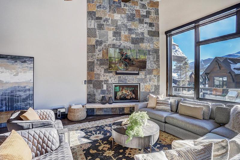 Wintours Leap has easy ski access and private hob! - image 19
