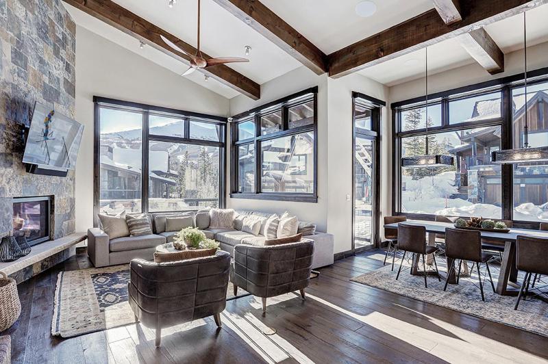 Wintours Leap has easy ski access and private hob! - image 20