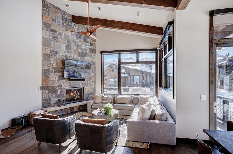 Wintours Leap has easy ski access and private hob! - image 39
