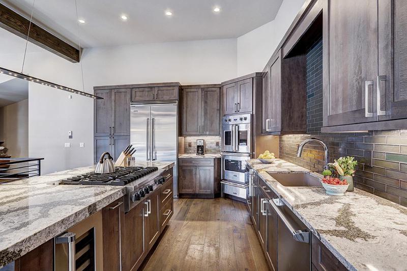 Wintours Leap has easy ski access and private hob! - image 24