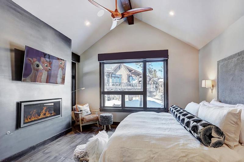 Wintours Leap has easy ski access and private hob! - image 38