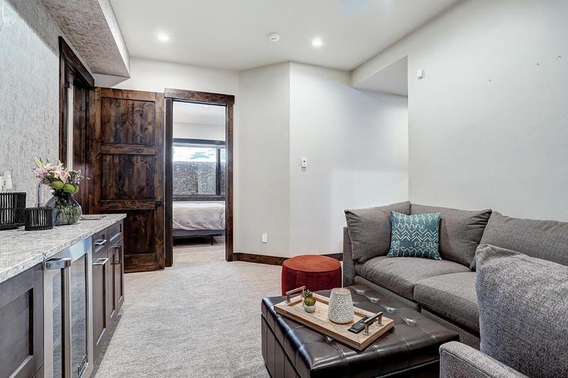 Wintours Leap has easy ski access and private hob! - image 9