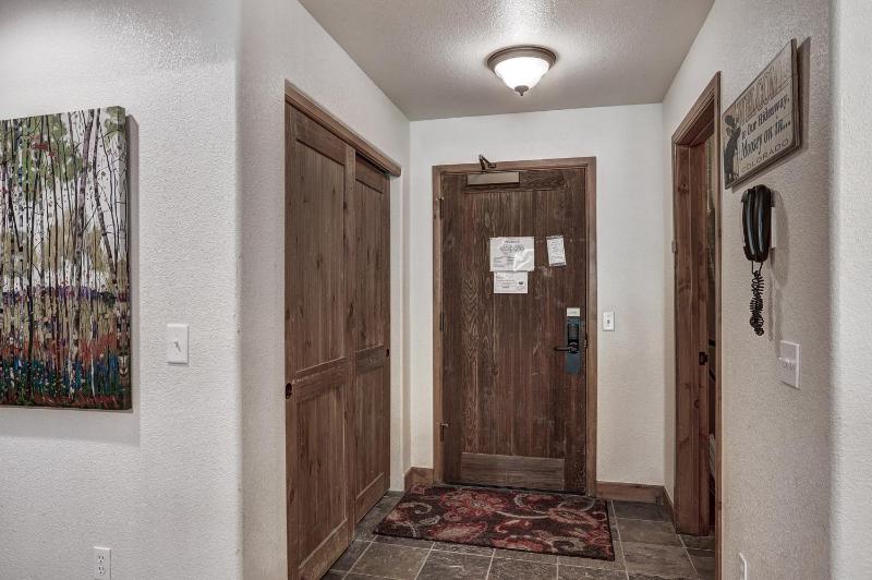 Tyra Riverbend 213: Ski In Ski Out Breckenridge Condo - image 3
