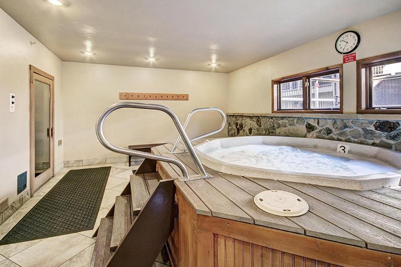 Tyra Riverbend 213: Ski In Ski Out Breckenridge Condo - image 6