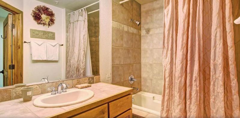 Tyra Riverbend 111: Ski In/Out Breckenridge Condo with Hot Tubs - image 29