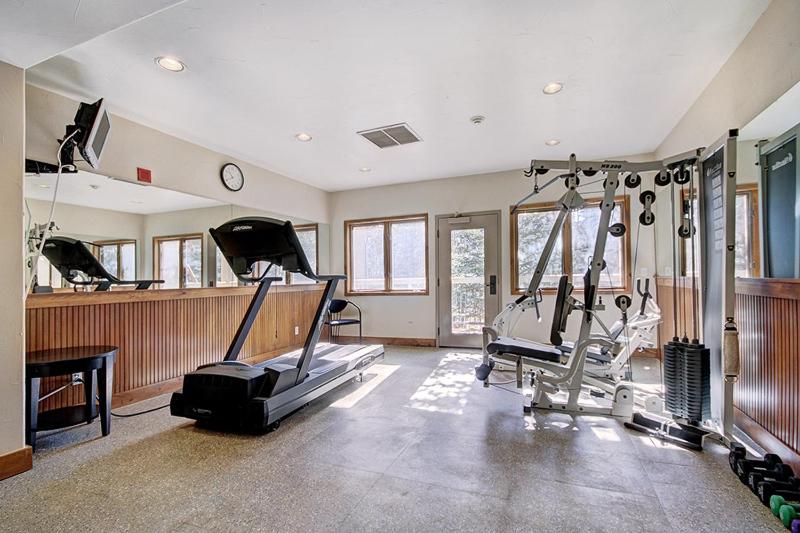 Tyra Riverbend 111: Ski In/Out Breckenridge Condo with Hot Tubs - image 24