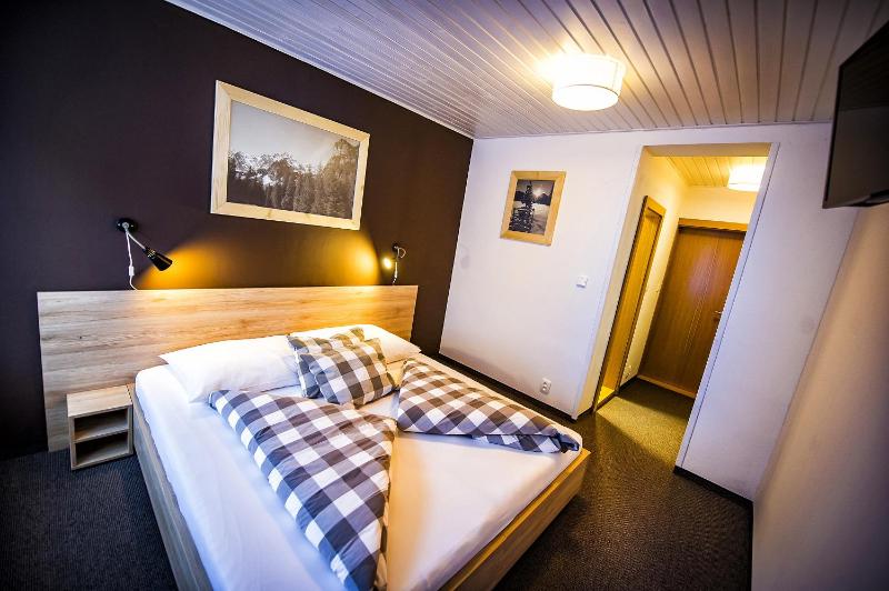 Economy Double Room image 1