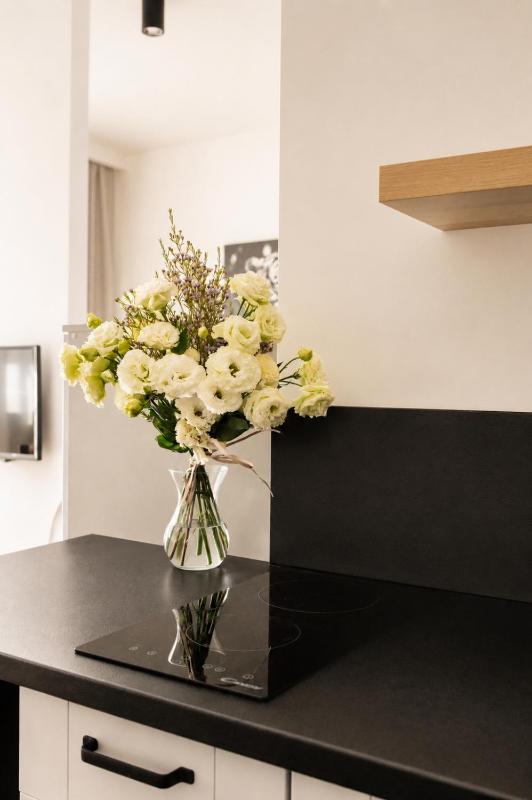 PiotrApartments - Central Warsaw Wilcza - Luxury Apartment - Prime Location - image 8