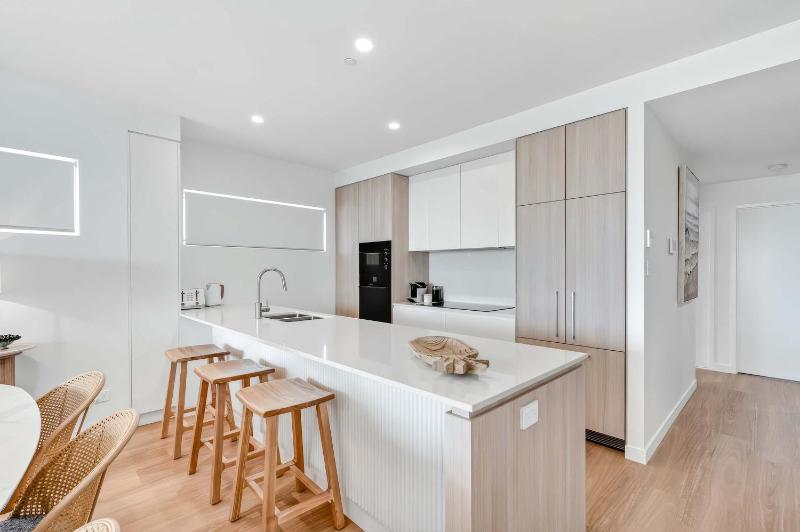 Beachside Bliss - Sea Views & 300m to Kings Beach - image 19