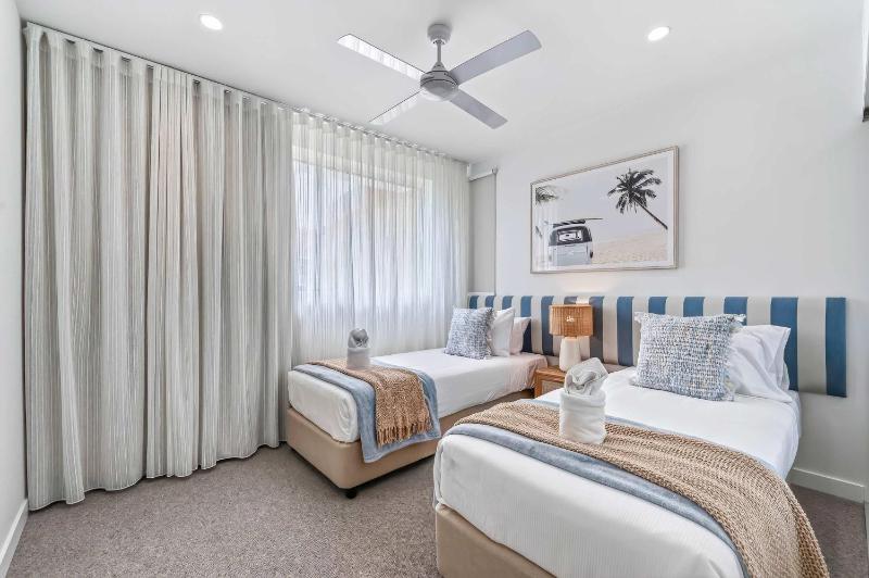 Beachside Bliss - Sea Views & 300m to Kings Beach - image 11