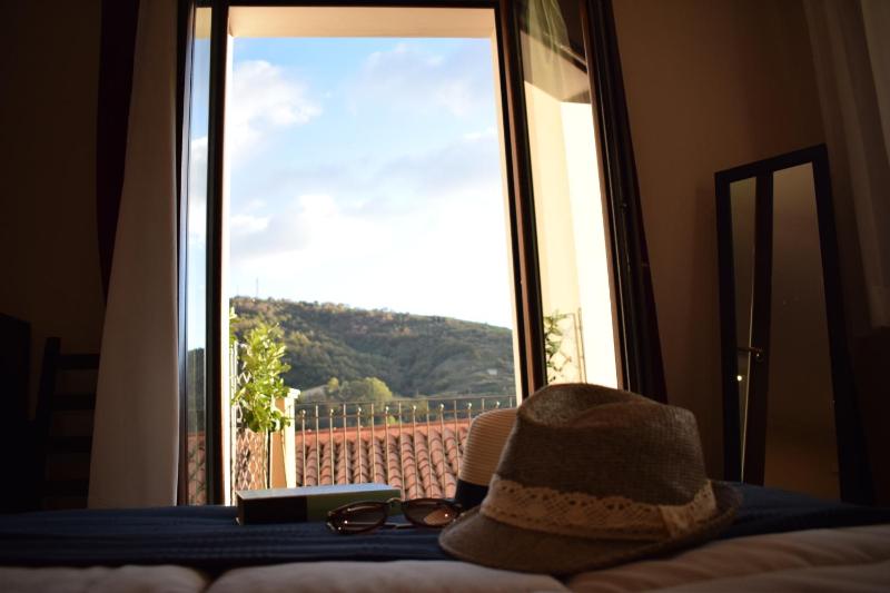 Triple Room with Terrace image 2