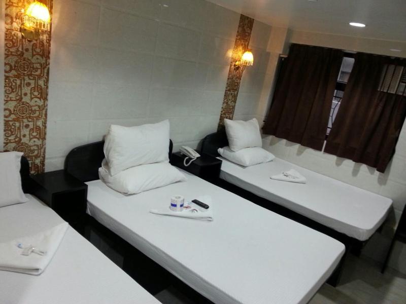 Manhattan Guesthouse - image 1