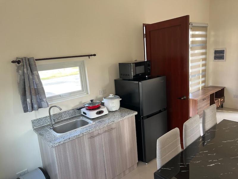 Cozy Velmiro Panglao Retreat w/ Pool & Gym Access - image 19