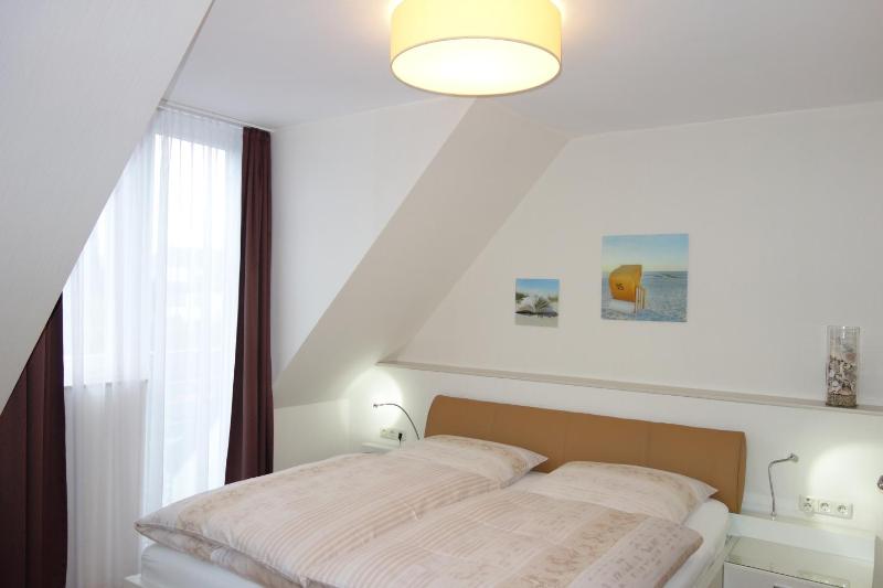 Classic Double Room with Shower image 4