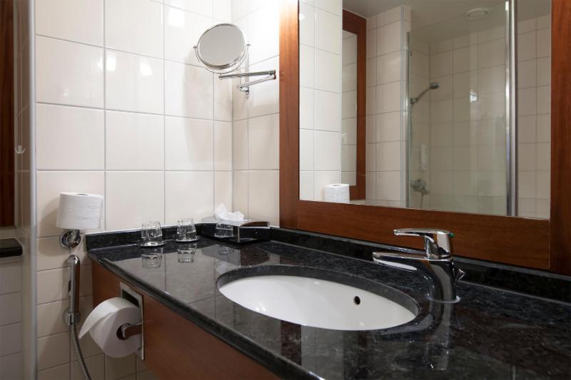 Standard Double Room image 4