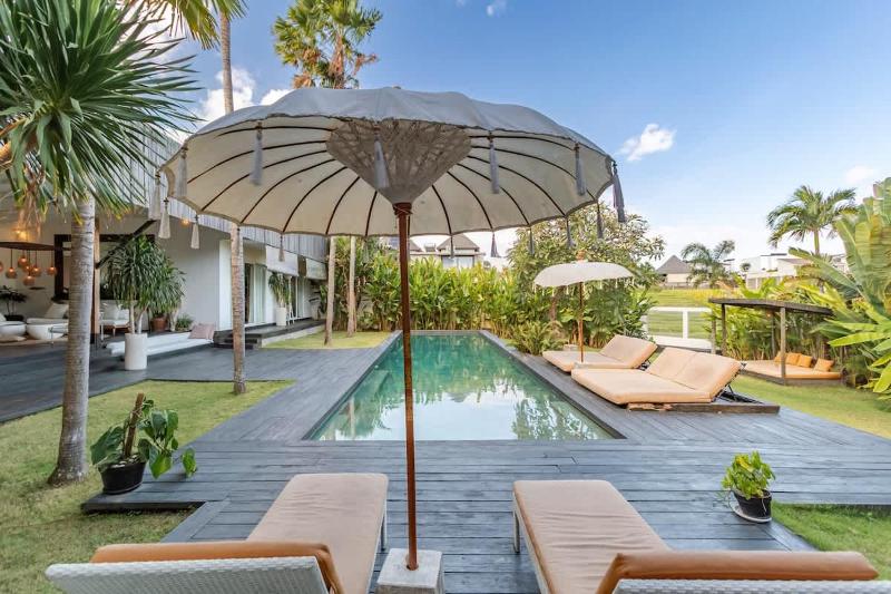 NEW 5BR Villa Rice Field Views Dream Escape - image 24