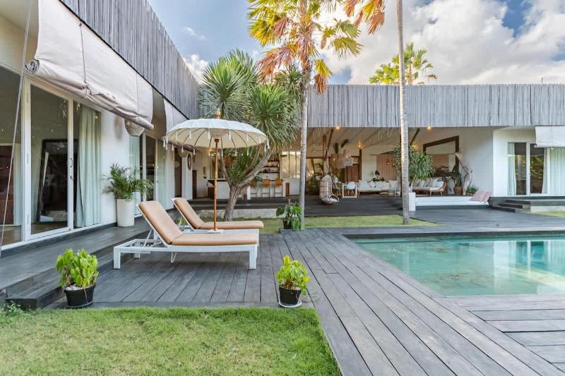 NEW 5BR Villa Rice Field Views Dream Escape - image 44