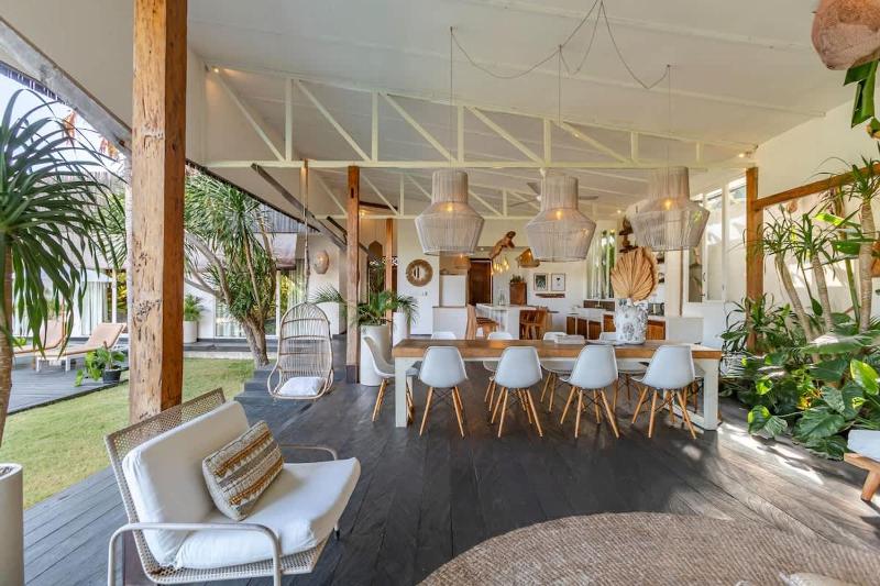 NEW 5BR Villa Rice Field Views Dream Escape - image 17
