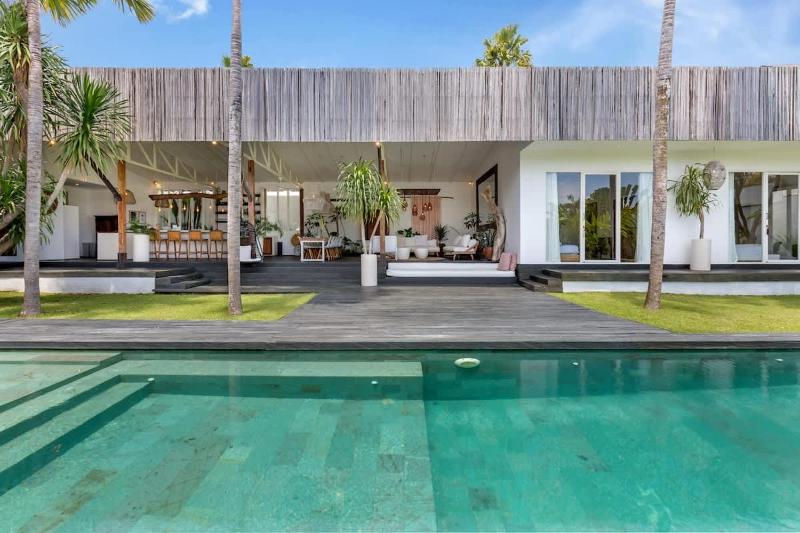 NEW 5BR Villa Rice Field Views Dream Escape - image 31