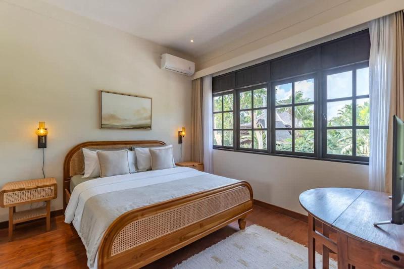 NEW Ideal Stay 4BR - Elegant Villa Family and Friends - image 21