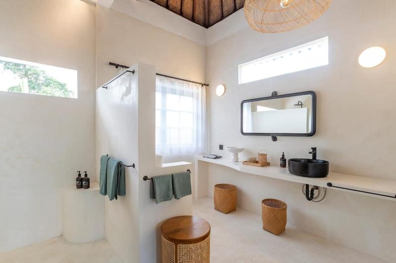 NEW Ideal Stay 4BR - Elegant Villa Family and Friends - image 35