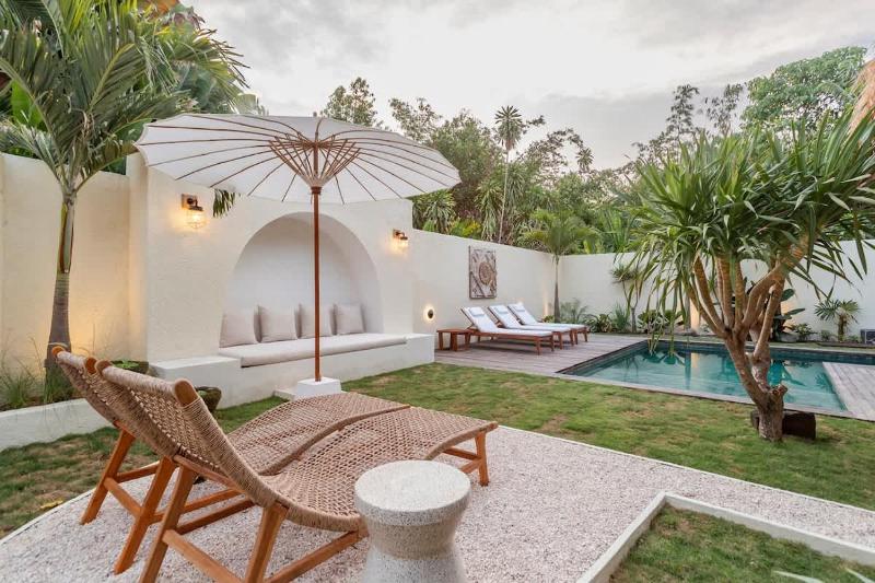 NEW Ideal Stay 4BR - Elegant Villa Family and Friends - image 18