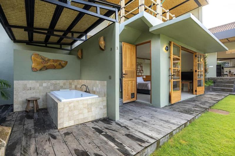 New 4BR Villa Peaceful Garden and Rooftop - image 13