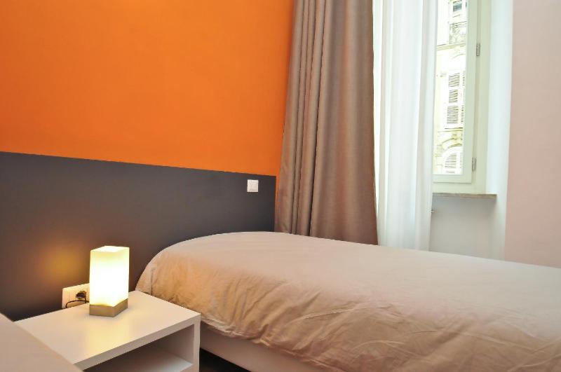 Standard Triple Room image 4