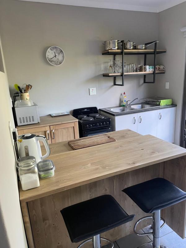 Comfortable 2-bedroom apartment - image 12