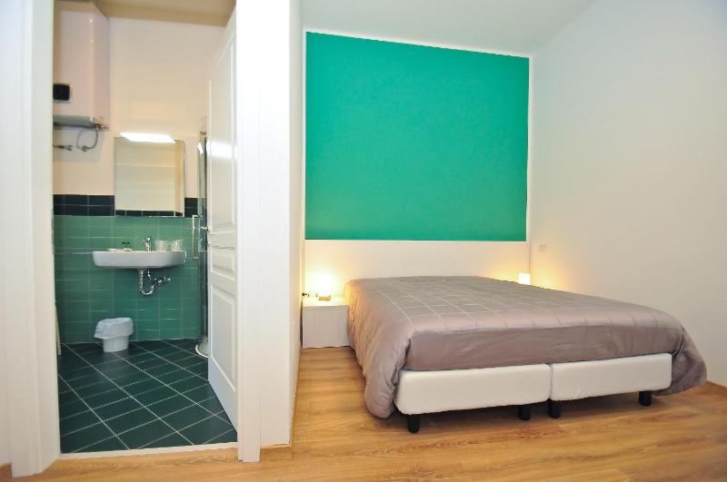 Standard Double or Twin Room image 3