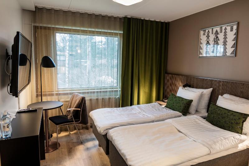 Standard Twin Room image 1