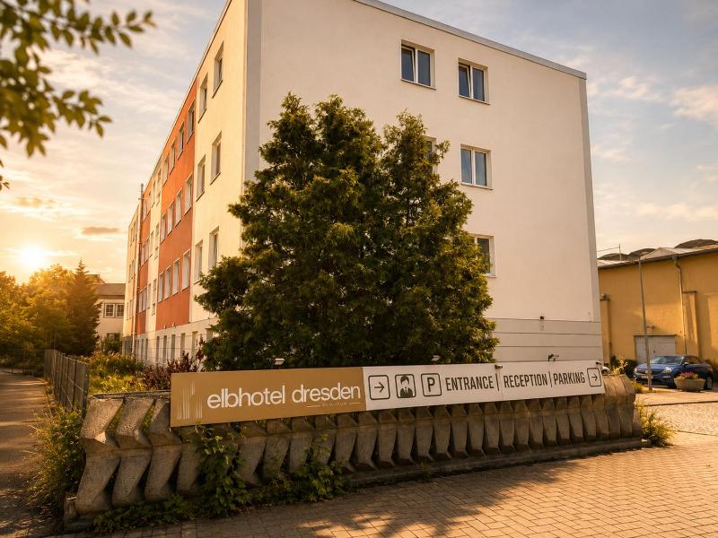 Elbhotel Dresden by AURUM - image 9