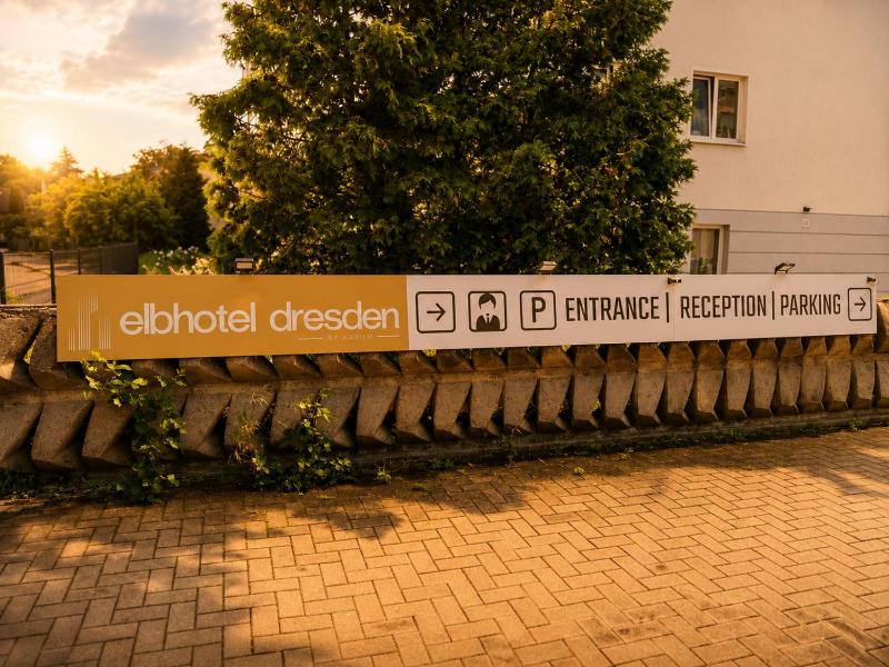 Elbhotel Dresden by AURUM - image 8