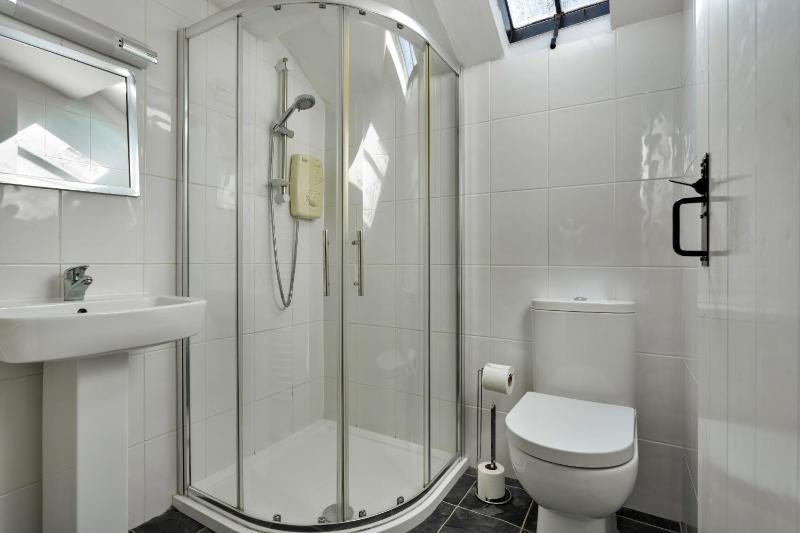 Finest Retreats - The Lake Gables Ambleside - image 18