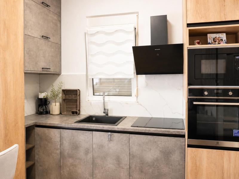 Sarande- Elsa's Apartment - image 2