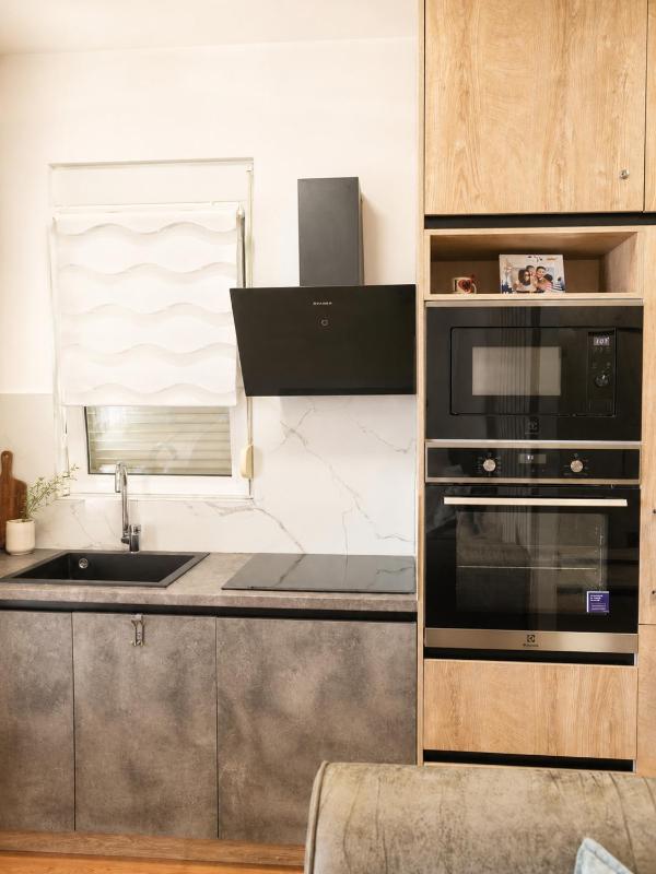 Sarande- Elsa's Apartment - image 3