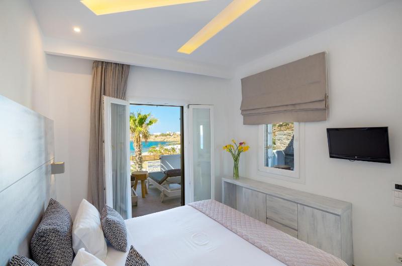 Tropicana Hotel Mykonos - image 2