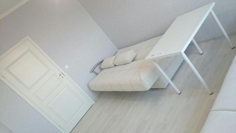 One-Bedroom Apartment image 2