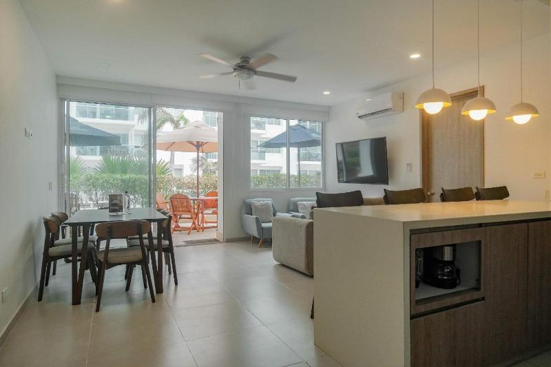 Deluxe 2BR Apartment with Terrace in Morros - image 14