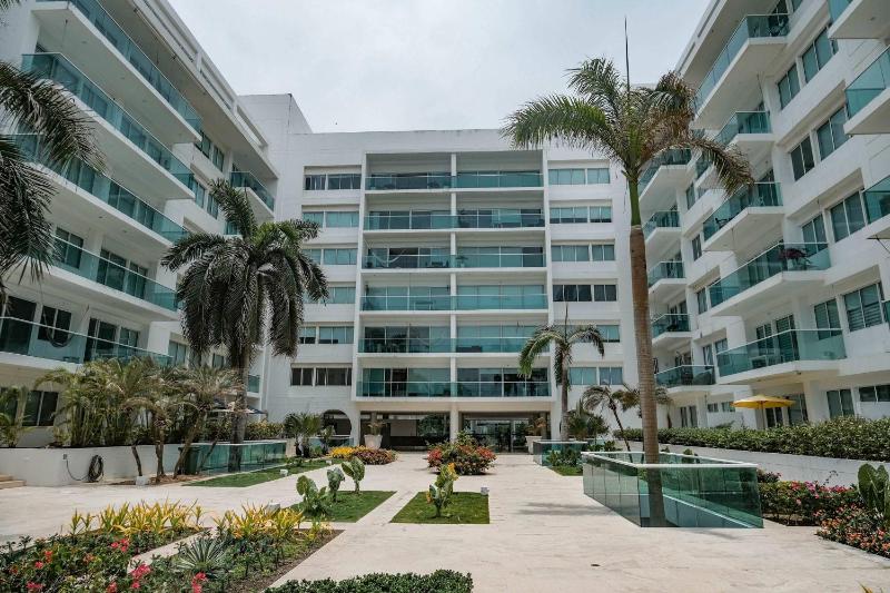 Deluxe 2BR Apartment with Terrace in Morros - image 9